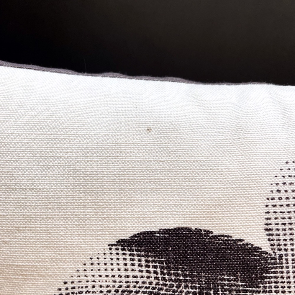 💥SOLD💥 FORNASETTI $225 White Key Throw Pillow - Picture 8 of 11